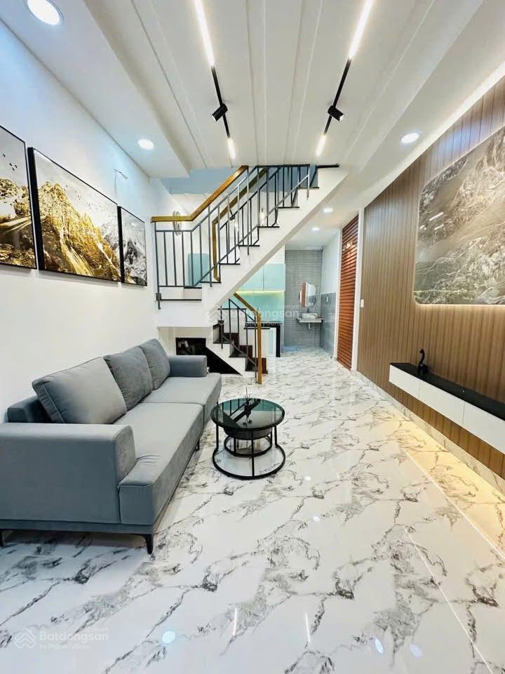 Xoay vốn bán gấp nhà lò siêu, p.8, quận 11 giá 1tỷ9 sổ riêng sang tên  diện tích 50m2 vuông vức