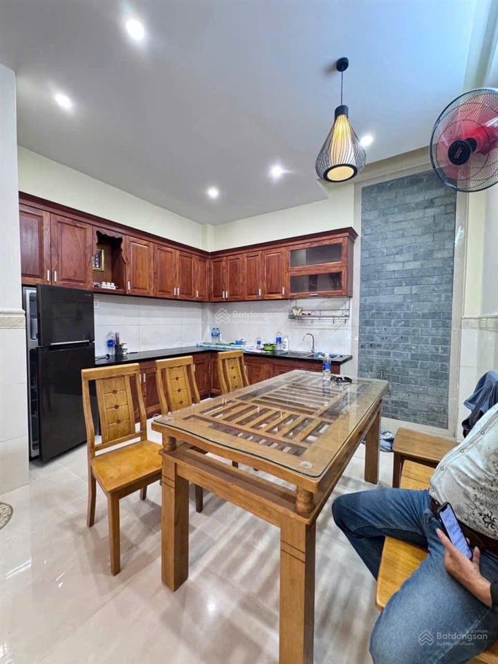 Chú sáu bán nhà bàn giá 4tỷ5 giao nội thất cơ bản đoàn thị điểm, p1, phú nhuận. diện tích 60m2