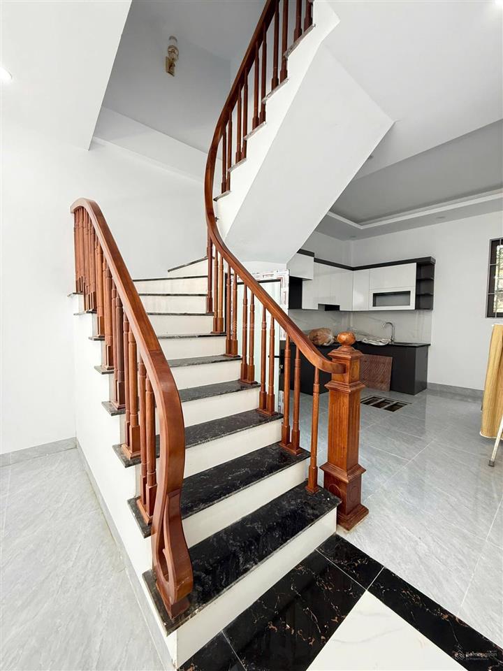 Nhà 4 tầng thượng đìnhnhị khê. dt44m nở hậu giá 5,15tỷ. nhà gần đường ô tô 300m ra đường ql1a.