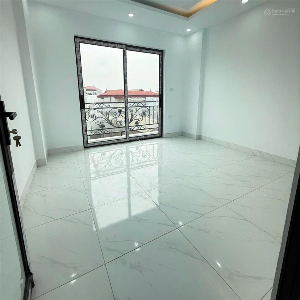 Nhà 4 tầng thượng đìnhnhị khê. dt44m nở hậu giá 5,15tỷ. nhà gần đường ô tô 300m ra đường ql1a.