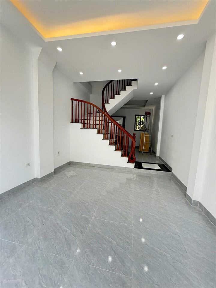 Nhà 4 tầng thượng đìnhnhị khê. dt44m nở hậu giá 5,15tỷ. nhà gần đường ô tô 300m ra đường ql1a.