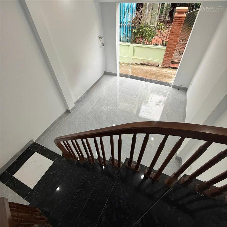 Nhà 4 tầng thượng đìnhnhị khê. dt44m nở hậu giá 5,15tỷ. nhà gần đường ô tô 300m ra đường ql1a.