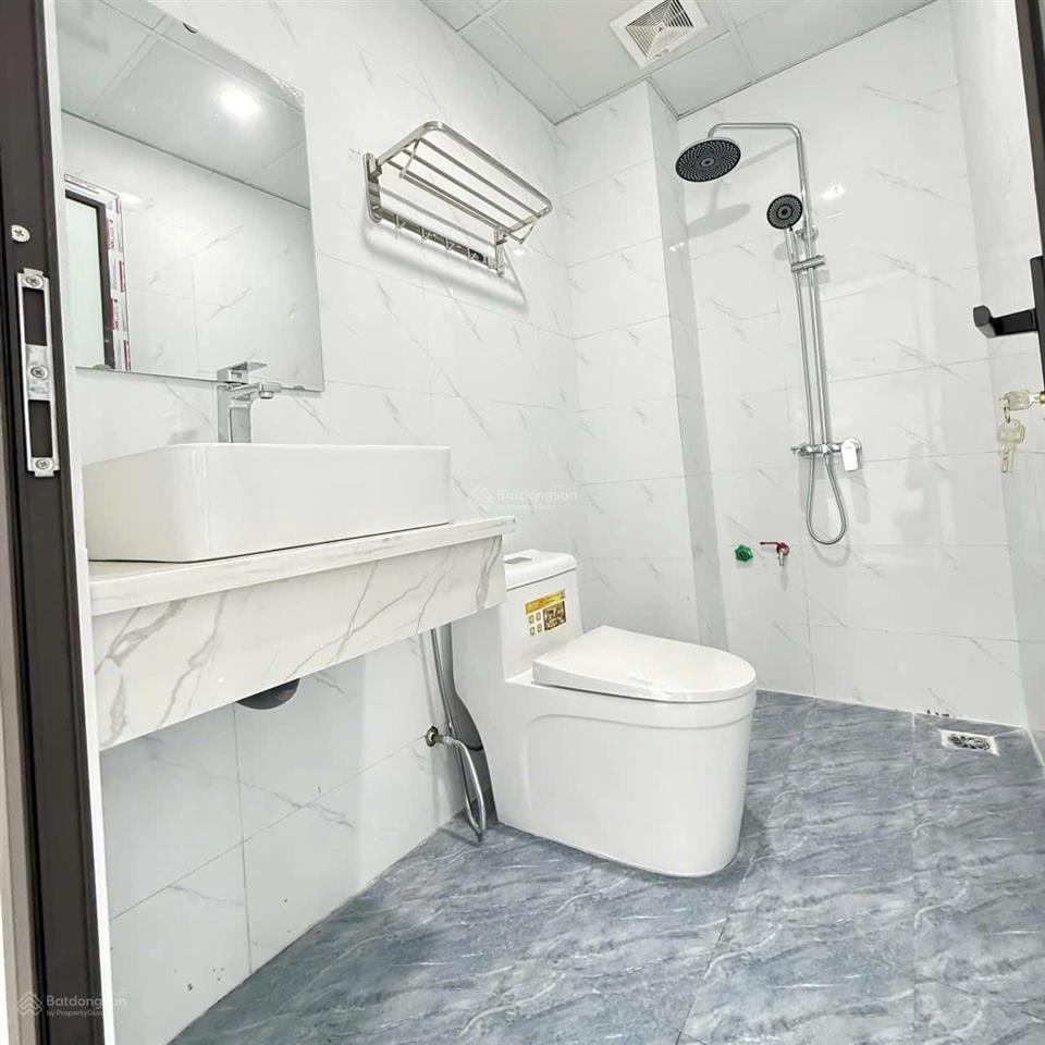 Nhà 4 tầng thượng đìnhnhị khê. dt44m nở hậu giá 5,15tỷ. nhà gần đường ô tô 300m ra đường ql1a.