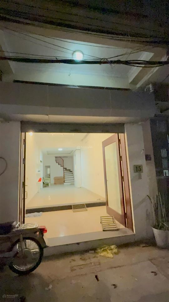 Cho thuê tầng 1 nhà ngõ 118 phố đào tấn, làm spa, kinh doanh nhỏ... cửa hàng 10 triệu/tháng