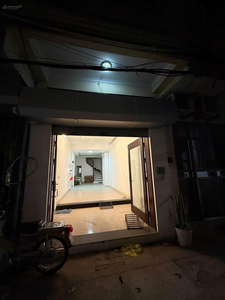 Cho thuê tầng 1 nhà ngõ 118 phố đào tấn, làm spa, kinh doanh nhỏ... cửa hàng 10 triệu/tháng