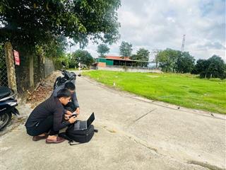 Đất diên hòa không bơi  chỉ lời