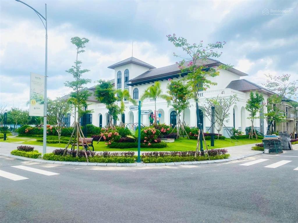 Tìm đâu ra nhà phố vườn giá 2,1 tỷ sổ riêng gần trung tâm kinh tế bình dương?