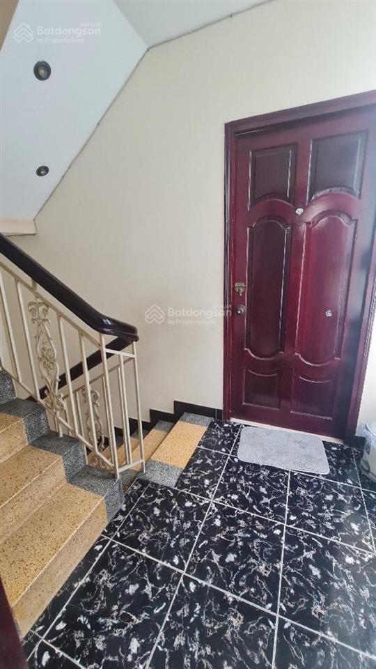 Ngay hẻm 180 lạc long quân  4x18  3 tầng nhà mới vào đón tết  chỉ 10 tỷ hai