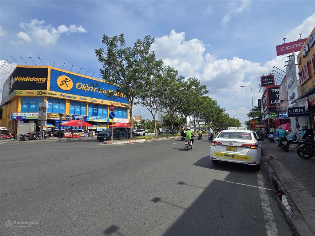 400 tr/m2 bán nhà 1000m2 mặt tiền trần não, 15x48m, nở hậu 31m