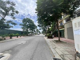 Phân lô ô tô kinh doanh thang máy nhà đẹp phố ngọc thụy long biên136 m27 tầng