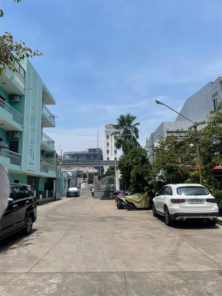 Nhà phố khu cư xá điện lực trần não q.2 3 tầng ngang 4.5m vuông vức chỉ 12.5 tỷ . có trả có bán