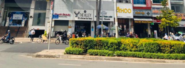 Cho thuê nhà 412414416 trần phú, phường 7, quận 5  12x20m trệt 1 lầu