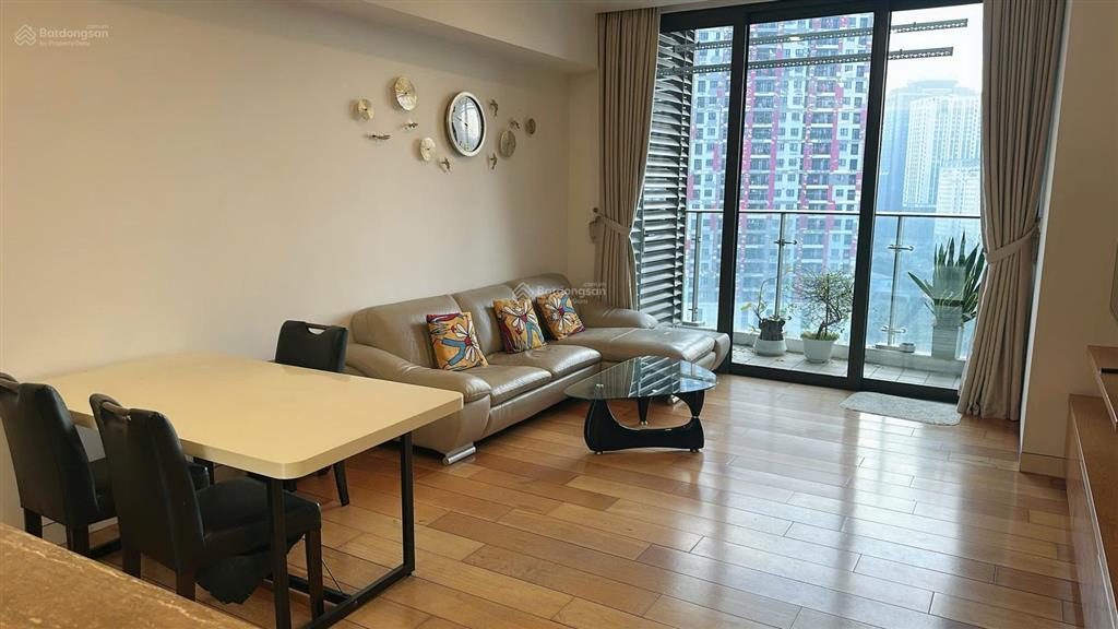 Chủ nhà cần tiền bán nhanh căn hộ 2pn 93m  nội thất full đồ tại dự án iph xuân thủy cầu giấy