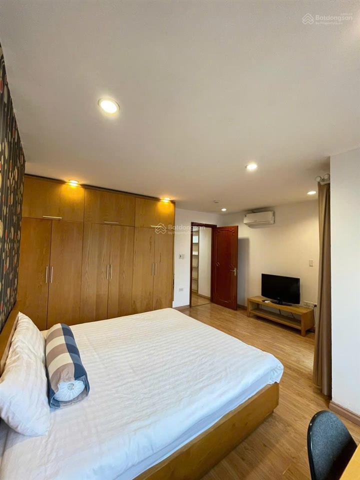 Tòa căn hộ cao cấp full dịch vụ phố mai hắc đế, dt 60m2, 1 pn, giá 14tr/th. có ban công, cửa sổ