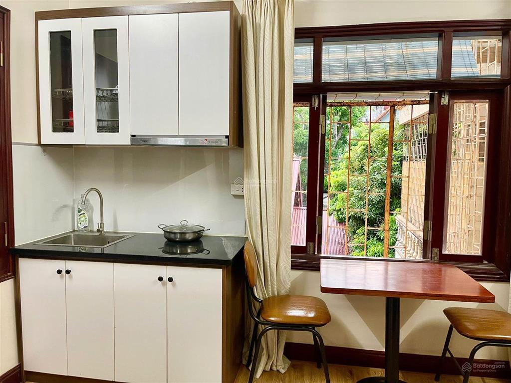 Cho thuê căn hộ phố bà triệu, dt 40m2, gồm 1pn, đầy đủ nội thất, vệ sinh khép kín, giá 7,2tr/tháng