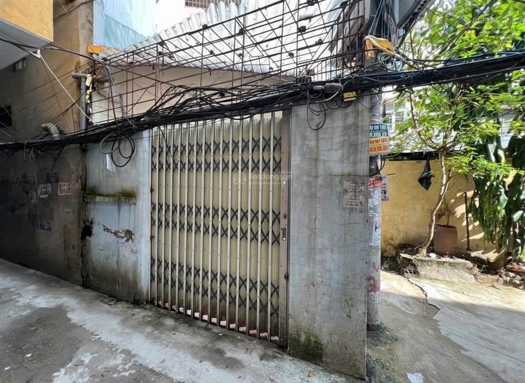 Nhà c4 gác xép, nóng lạnh, gần trường th thanh xuân nam