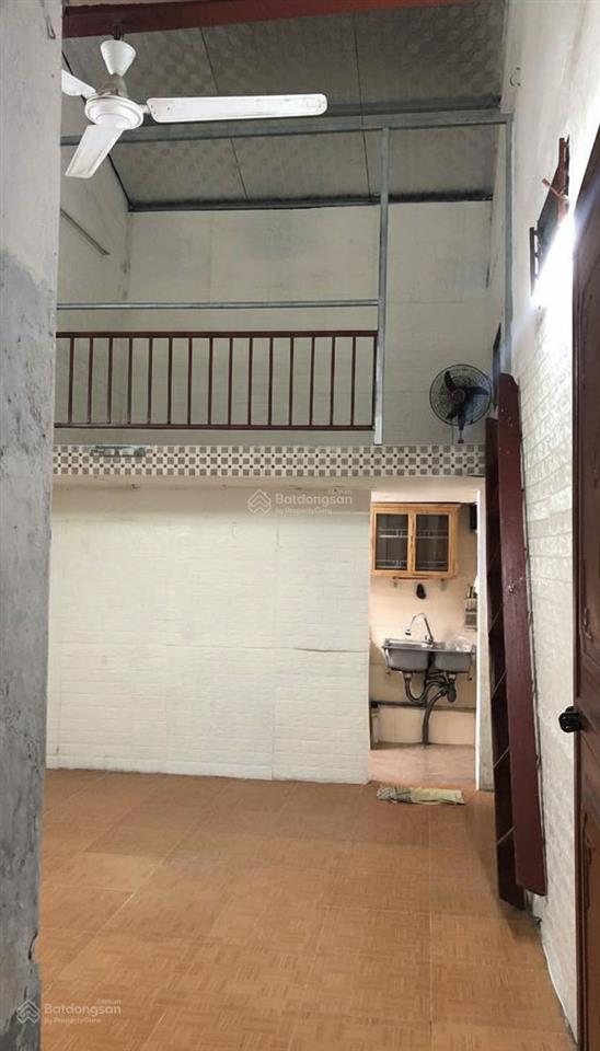 Nhà c4 gác xép, nóng lạnh, gần trường th thanh xuân nam