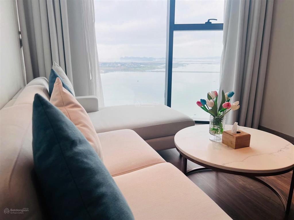 Sống giữa khu nghỉ dưỡng 5 sao, trung tâm bãi cháy. a la carte hạ long  trục b02 căn hộ sát biển