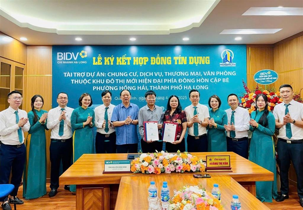 Cần bán căn hộ 2pn view biển tại chung cư mon bay hạ long.  0974 453 ***
