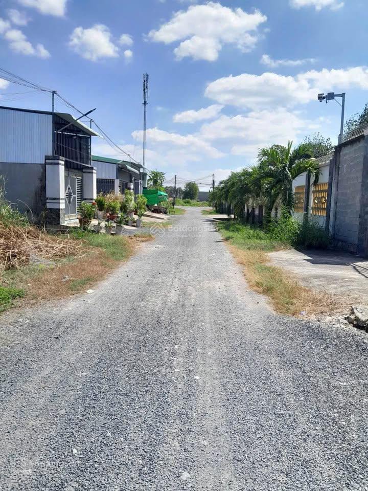 Chính chủ bán lô đất 255m2 thổ cư ngay kcn thành thành công, sổ hồng riêng, gía chỉ 650tr