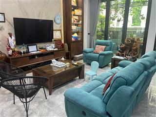 Cho thuê biệt thự sao biển vinhomes ocean park 1 full nội thất, có thang máy nhận nhà ngay