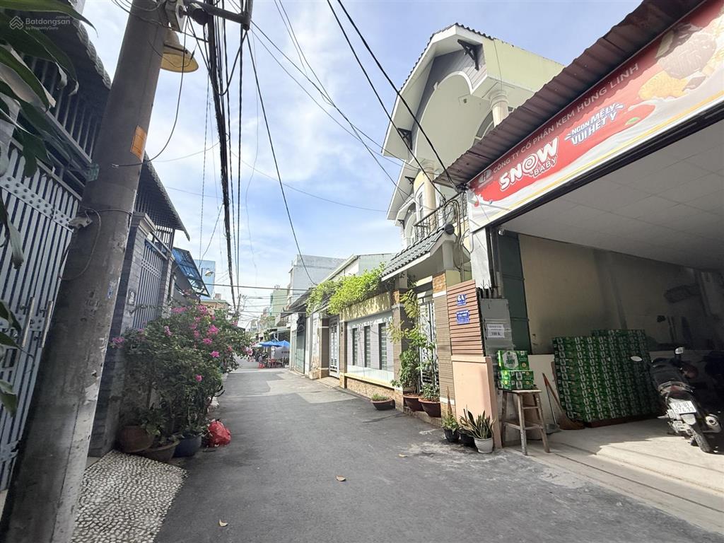 Bán lô đất đường thông xe tải ngay chợ tam hà, đường bàn cờ xung quanh đều là biệt thự