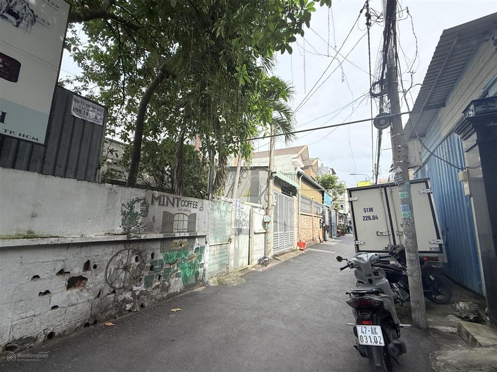 Bán lô đất đường thông xe tải ngay chợ tam hà, đường bàn cờ xung quanh đều là biệt thự