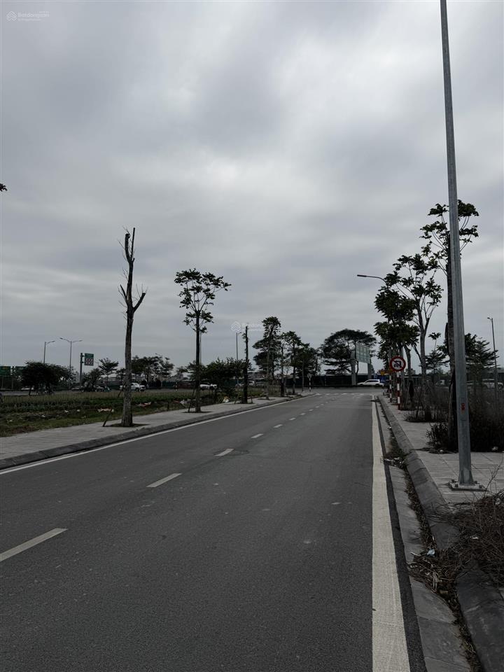 Bán đất gần aeon mall, 2 mặt tiền, ô tô 7 chỗ, 70m2, mặt tiền 4m, giá nhỉnh 11 tỷ.