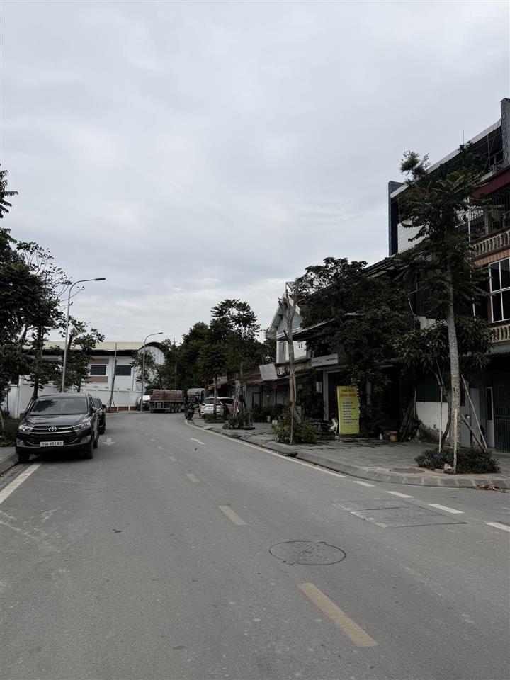 Bán đất gần aeon mall, 2 mặt tiền, ô tô 7 chỗ, 70m2, mặt tiền 4m, giá nhỉnh 11 tỷ.