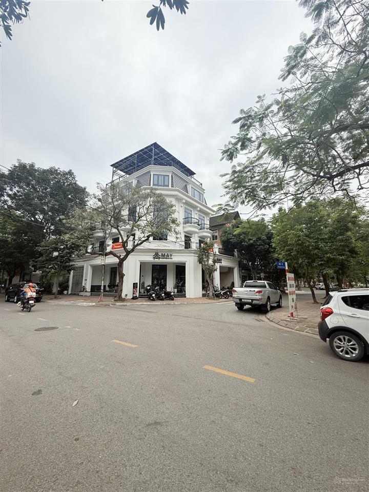 Bán biệt thự khu đô thị sài đồng 180m2, 4 tầng, mặt tiền 12m, giá hơn 50 tỷ