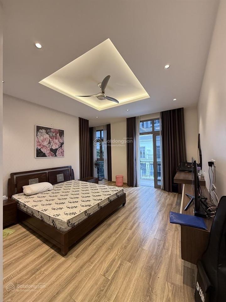 Bán biệt thự khu đô thị sài đồng 180m2, 4 tầng, mặt tiền 12m, giá hơn 50 tỷ