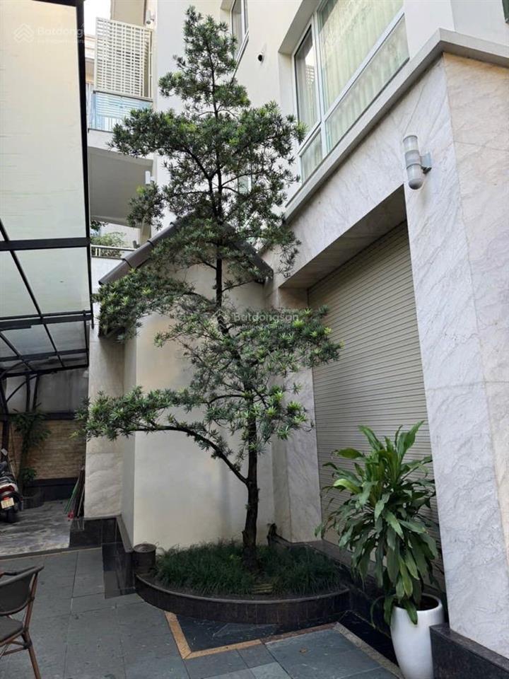 Bán biệt thự khu đô thị sài đồng 180m2, 4 tầng, mặt tiền 12m, giá hơn 50 tỷ