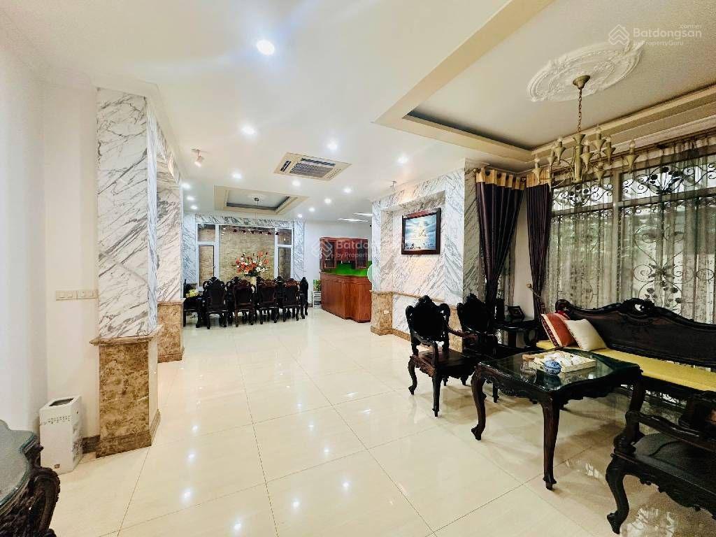 Bán biệt thự khu đô thị sài đồng 180m2, 4 tầng, mặt tiền 12m, giá hơn 50 tỷ