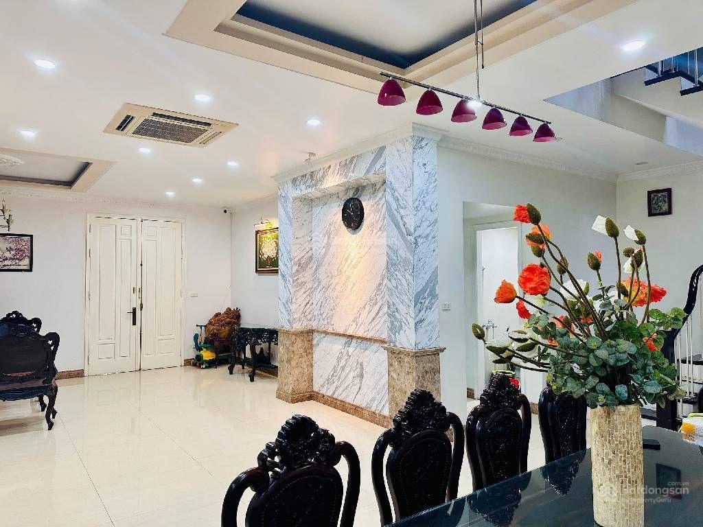 Bán biệt thự khu đô thị sài đồng 180m2, 4 tầng, mặt tiền 12m, giá hơn 50 tỷ