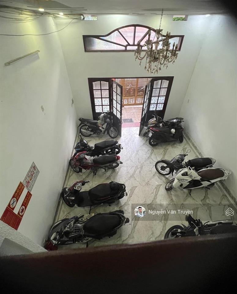 (chdv) gần hàng xanh  gần các trường đại học,  có dòng tiền (47/tr)  ngang 5m. 10.5 tỷ.