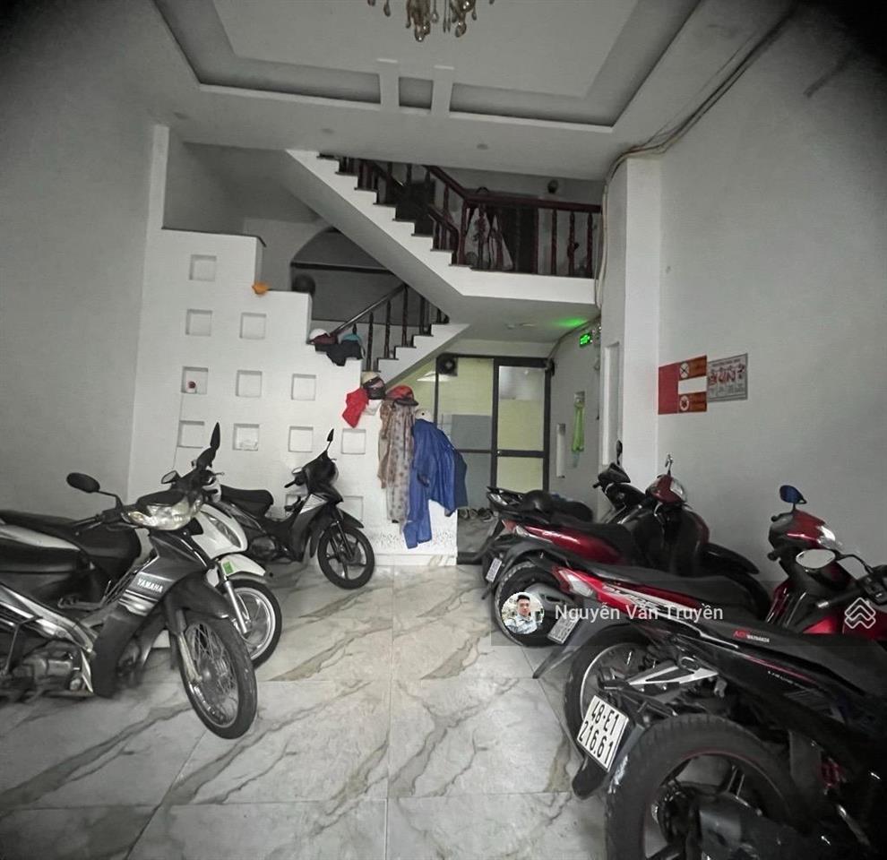 (chdv) gần hàng xanh  gần các trường đại học,  có dòng tiền (47/tr)  ngang 5m. 10.5 tỷ.