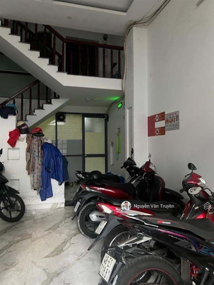 (chdv) gần hàng xanh  gần các trường đại học,  có dòng tiền (47/tr)  ngang 5m. 10.5 tỷ.