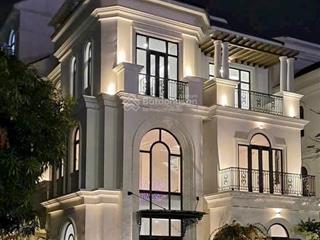 Bán shop villas  giá tốt vin q9 240m²  hoàn thiện đẹp  sẵn hđt 60tr/tháng