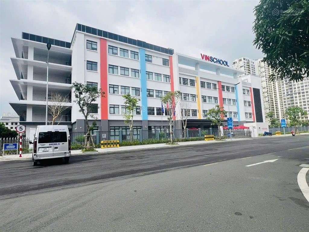 Nhà phố liền kề mặt tiền gần trường học vinschool  dt 84m2, giá chỉ 17 tỷ