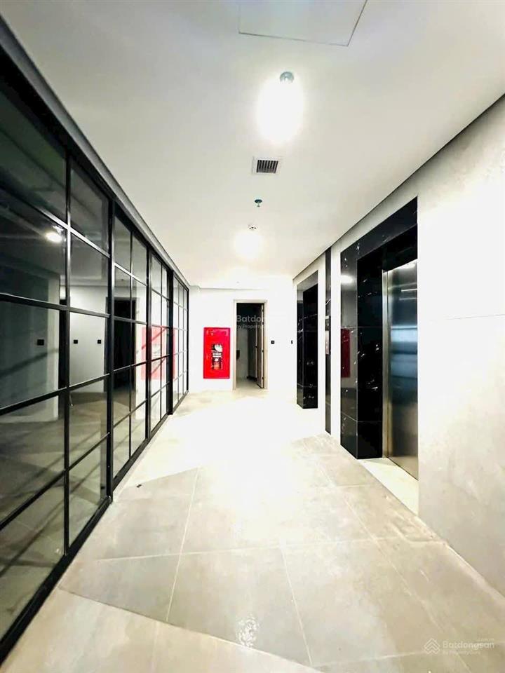 Bán gấp toà nhà văn phòng lô góc mặt phố huế  mặt phố đại cồ việt, 16 tầng 2 hầm thuê full 600m2