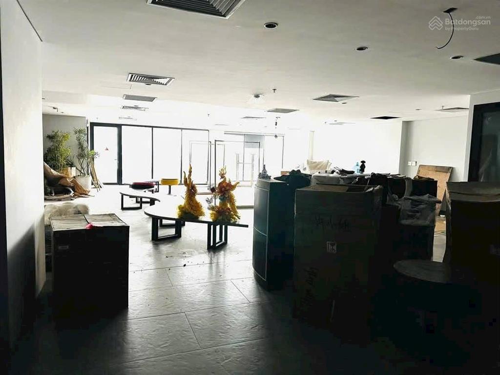 Bán gấp toà nhà văn phòng lô góc mặt phố huế  mặt phố đại cồ việt, 16 tầng 2 hầm thuê full 600m2