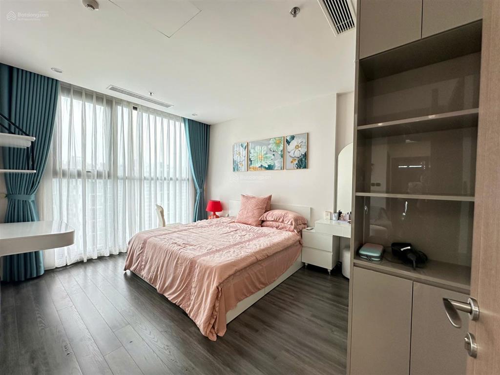 Căn góc 3pn toà r103 view hồ và công viên, chủ cần bán gấp