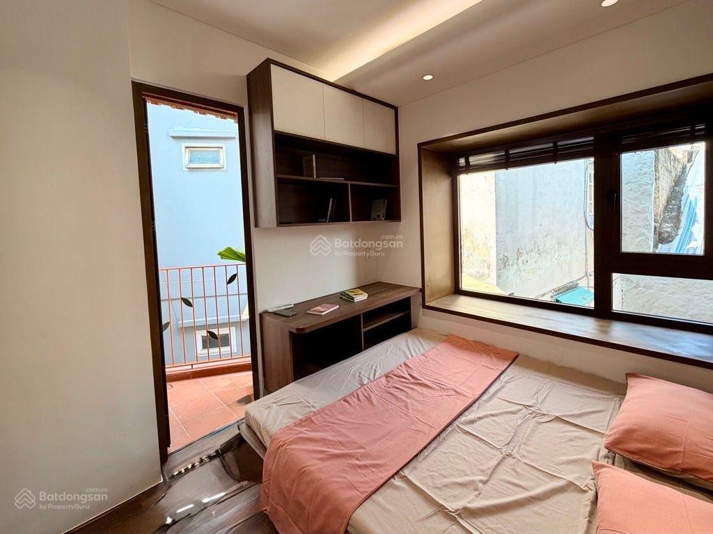 Bán nhà p cầu kiệu,phú nhuận.sát hẻm xe hơi,3pn,full nội thất,chỉ nhỉnh 5 tỷ