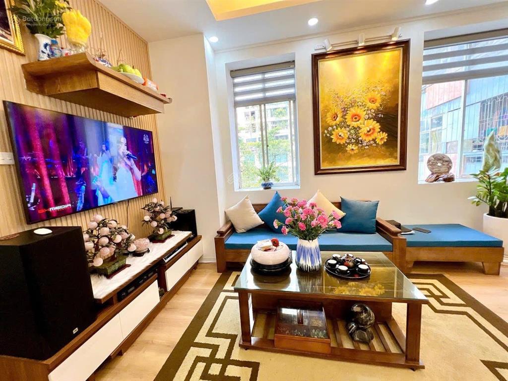 Bán căn hộ chung cư nam trung yên 65m2, 2 phòng ngủ giá 4,85 tỷ