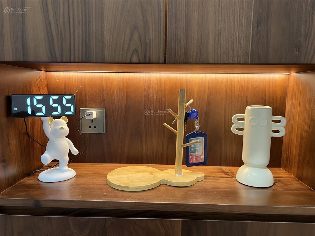 Chính chủ bán gấp căn 3 ngủ, dt 117m2, tầng trung, full đồ đẹp xịn tại seasons avenue, giá giảm sâu