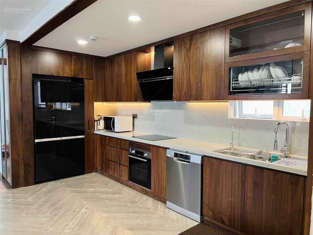 Chính chủ bán gấp căn 3 ngủ, dt 117m2, tầng trung, full đồ đẹp xịn tại seasons avenue, giá giảm sâu