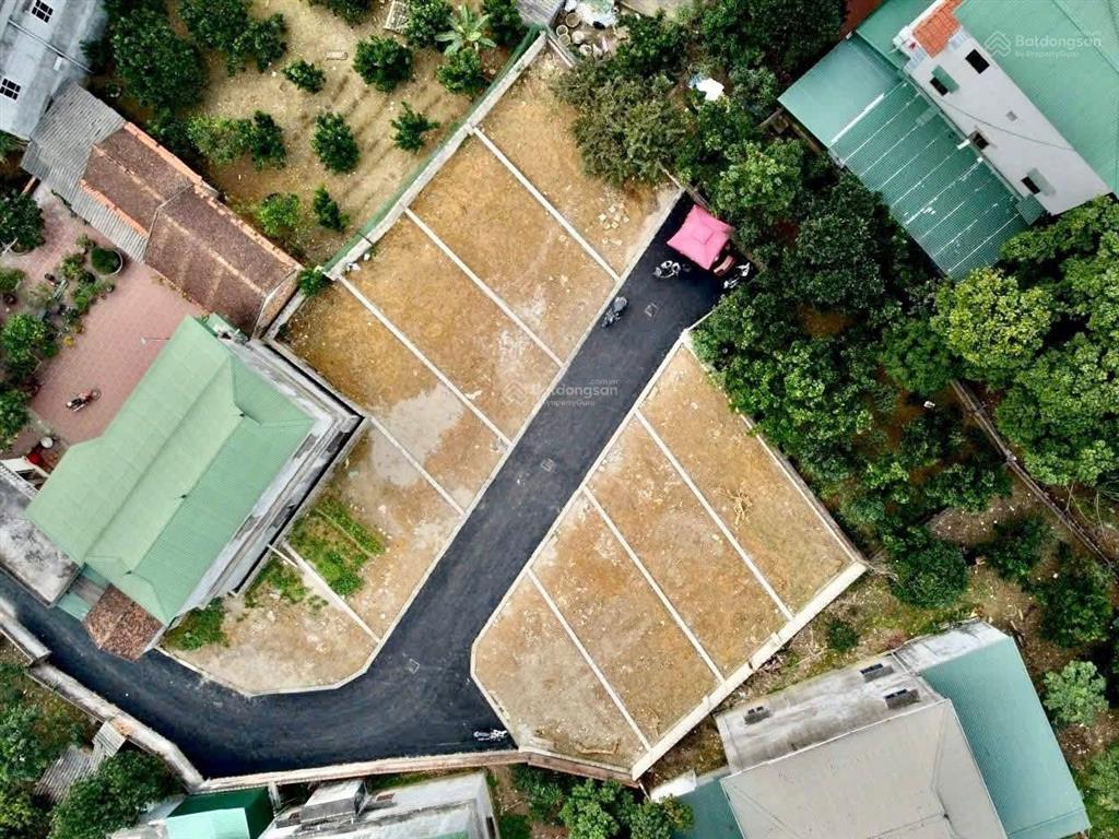 Em bán 60m2 tân xã gần sát cnc hoà lạc xung quanh nhiều nhà trọ đường ô tô vào tận đất