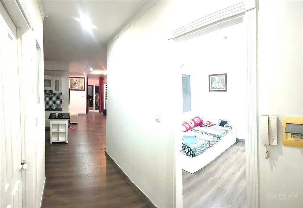 Căn hộ 93m2, 3p ngủ, chung cư ruby tân bình giá 10,5tr