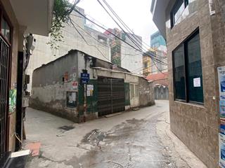 Tôi chính chủ cần bán mảnh đất 3 mặt ngõ đường kim giang, giấy tờ đầy đủ, có thể thương lượng