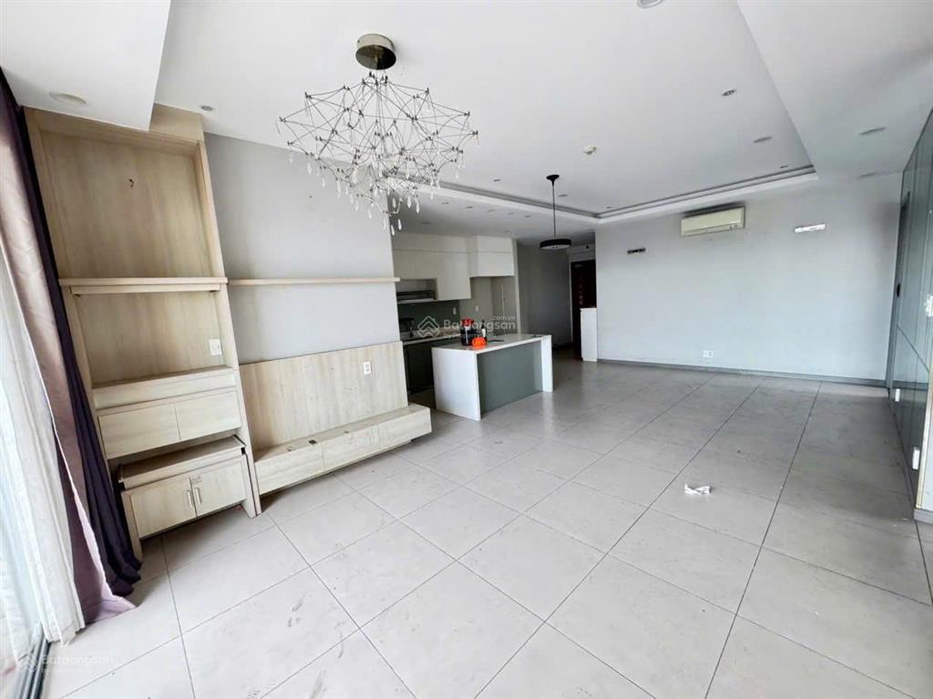 Giá 12tr/th, the useful (the era) lạc long quân, tb, 95m2, 3pn, 2wc.